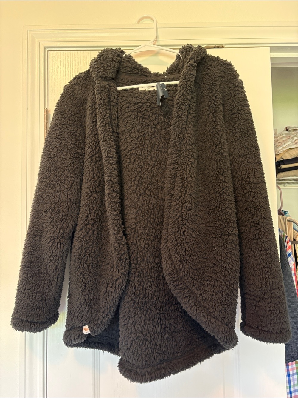 abercrombie kids Black sherpa zip-front hoodie 15-16 nwts